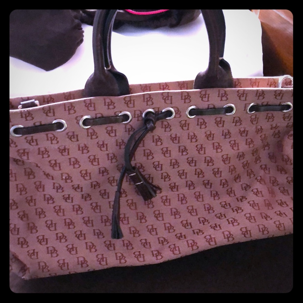 Dooney Bourke handbag 👜